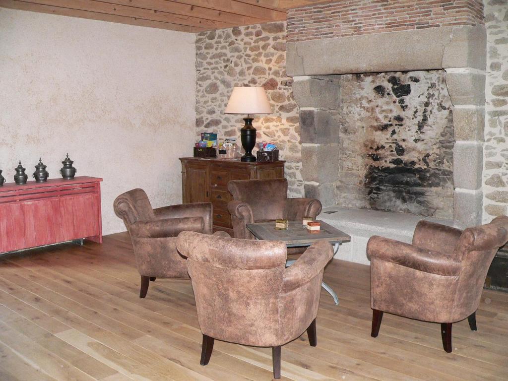 Le Manoir du Pas Jahan Coueron Bagian luar foto