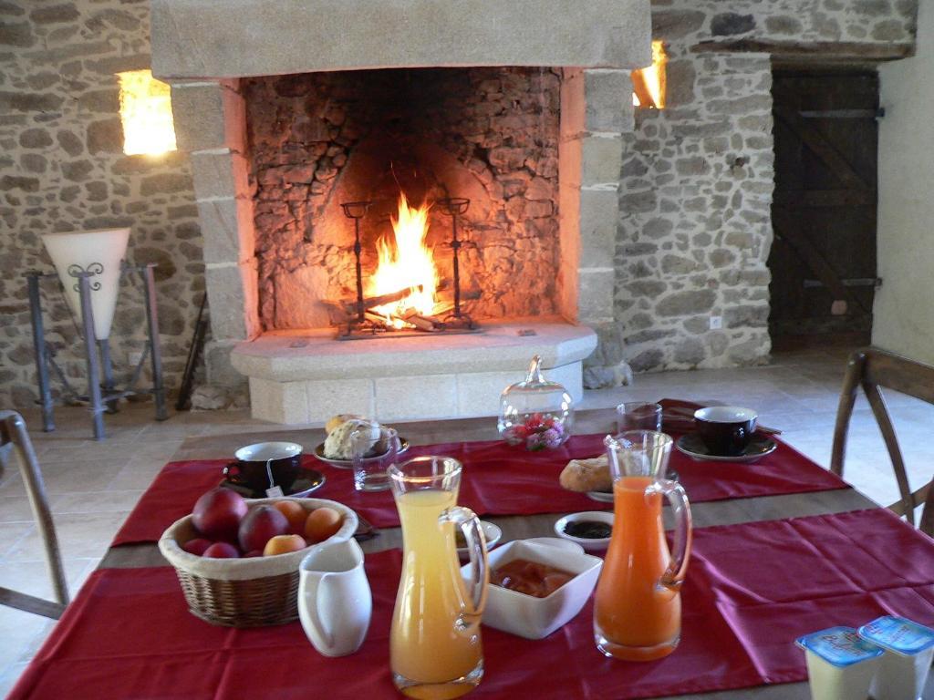 Le Manoir du Pas Jahan Coueron Bagian luar foto