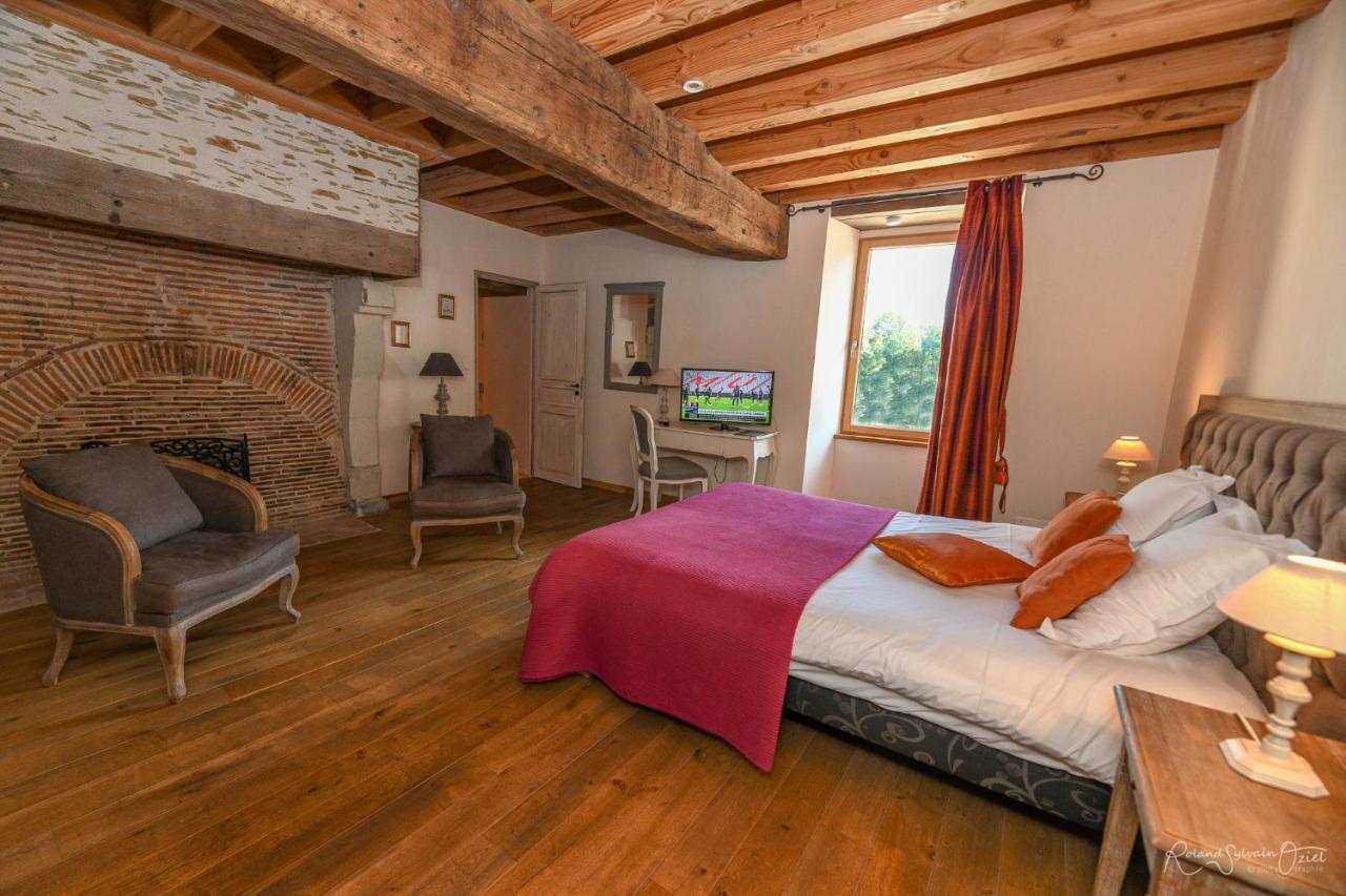 Le Manoir du Pas Jahan Coueron Bagian luar foto