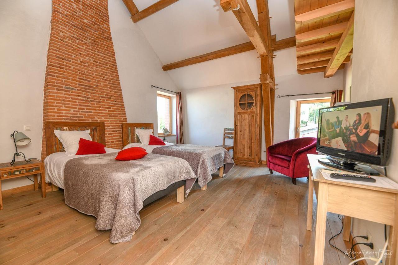 Le Manoir du Pas Jahan Coueron Bagian luar foto