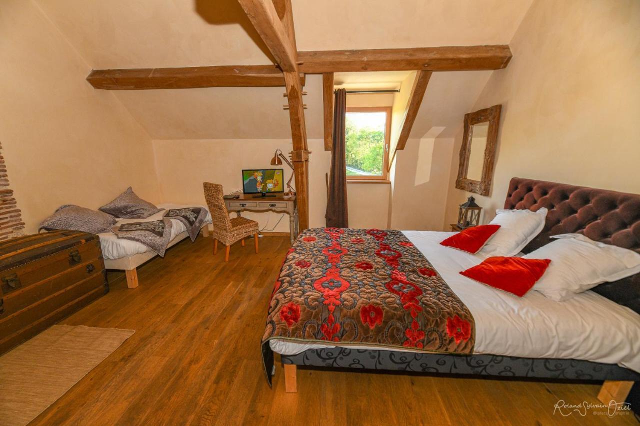 Le Manoir du Pas Jahan Coueron Bagian luar foto