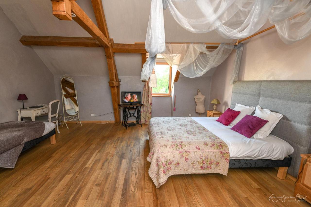 Le Manoir du Pas Jahan Coueron Bagian luar foto