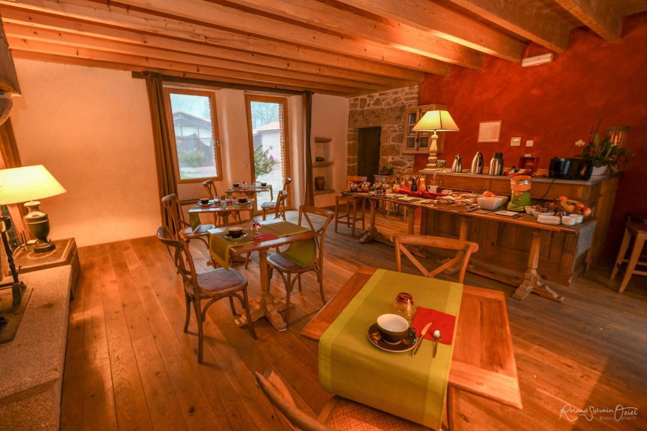 Le Manoir du Pas Jahan Coueron Bagian luar foto